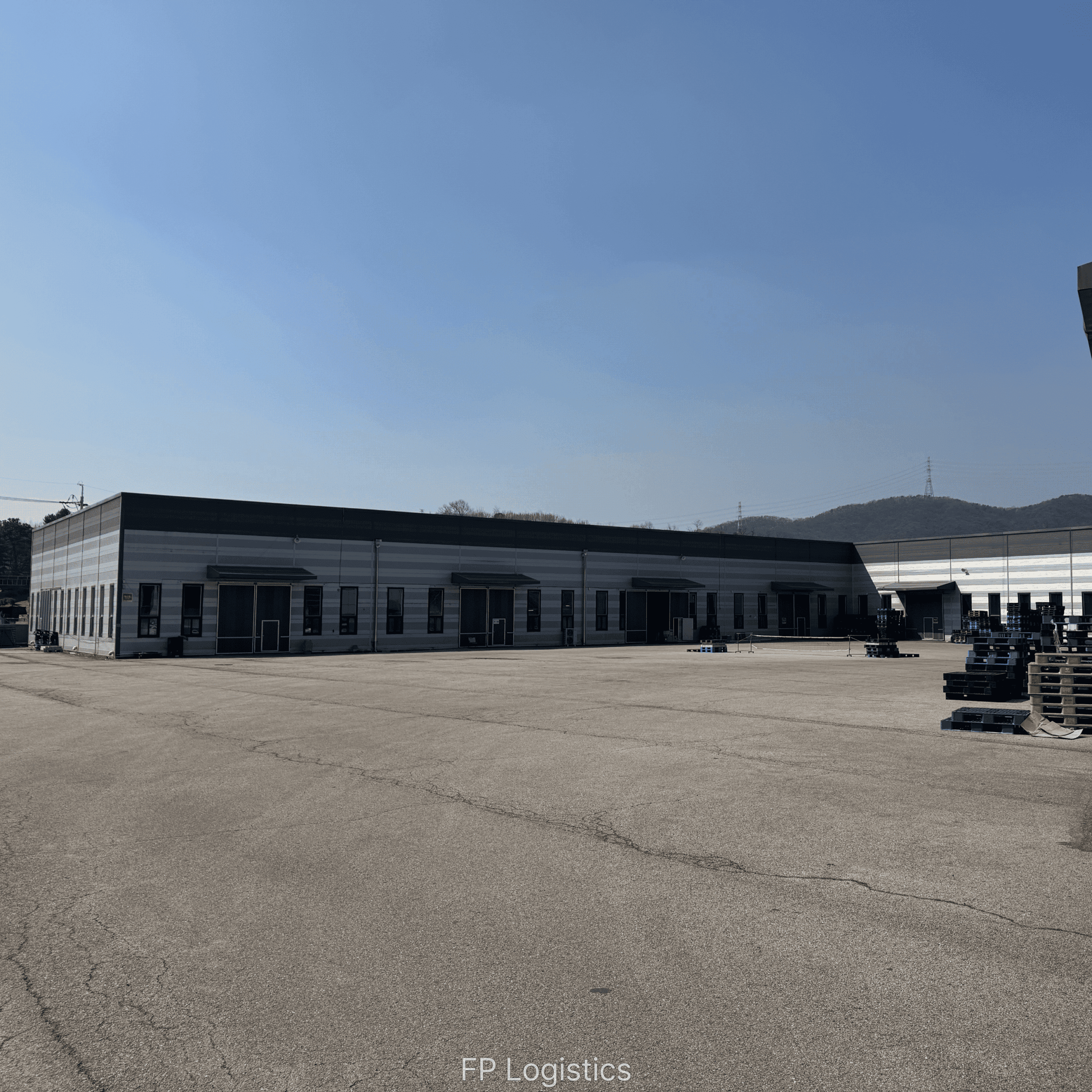 물류창고 전경